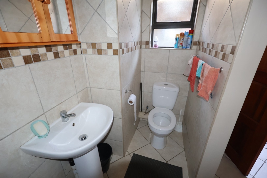 1 Bedroom Property for Sale in Vredenhof Sh Free State